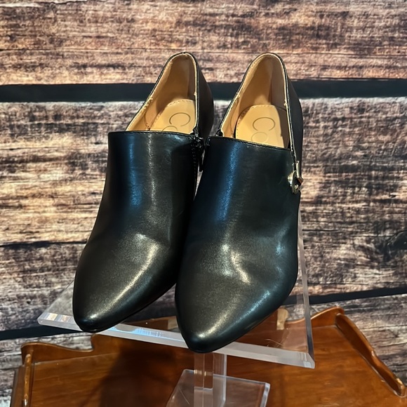 Calvin Klein bootie heels - Picture 5 of 11